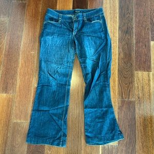 White House black market blanc jeans trouser leg